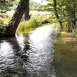 Au Moulin Des Pres - 15 Couchages Au Bord De L'eau Semesterbostad *