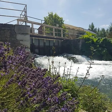 Casa de Férias Au Moulin Des Pres - 15 Couchages Au Bord De L'eau